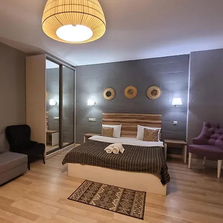 Hotel Mini On Demiivska *