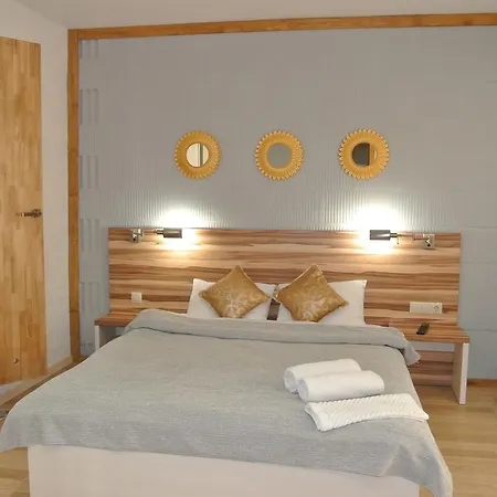 Hotel Mini On Demiivska